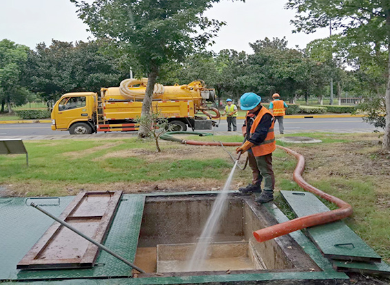 雅星镇化油池清理